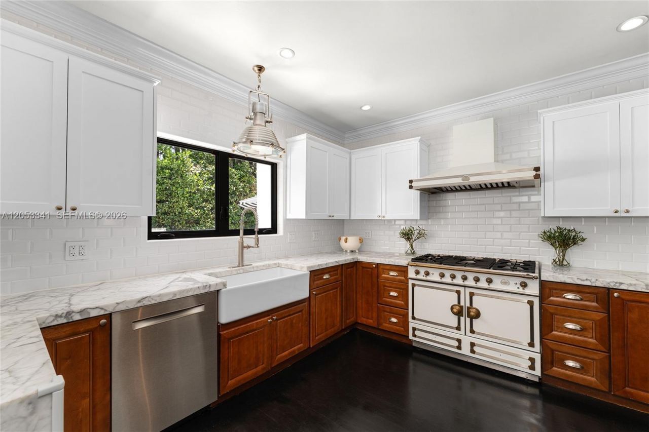 4430 Alton Rd , Miami Beach, FL 33140 Photo