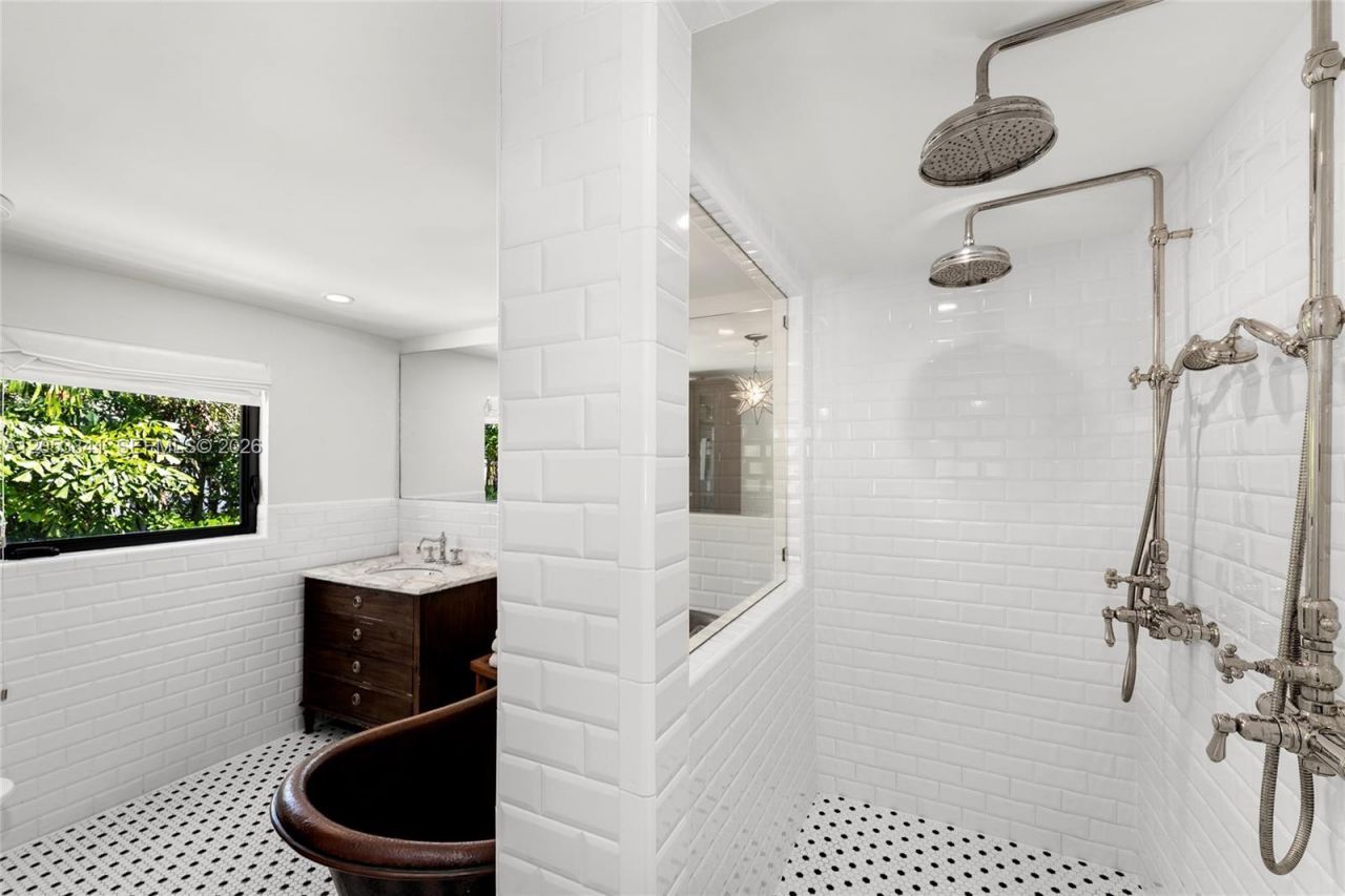 4430 Alton Rd , Miami Beach, FL 33140 Photo