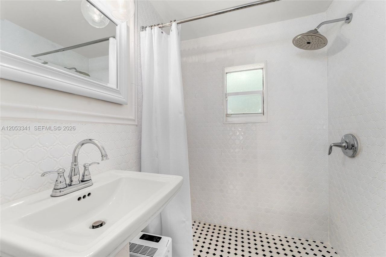 4430 Alton Rd , Miami Beach, FL 33140 Photo