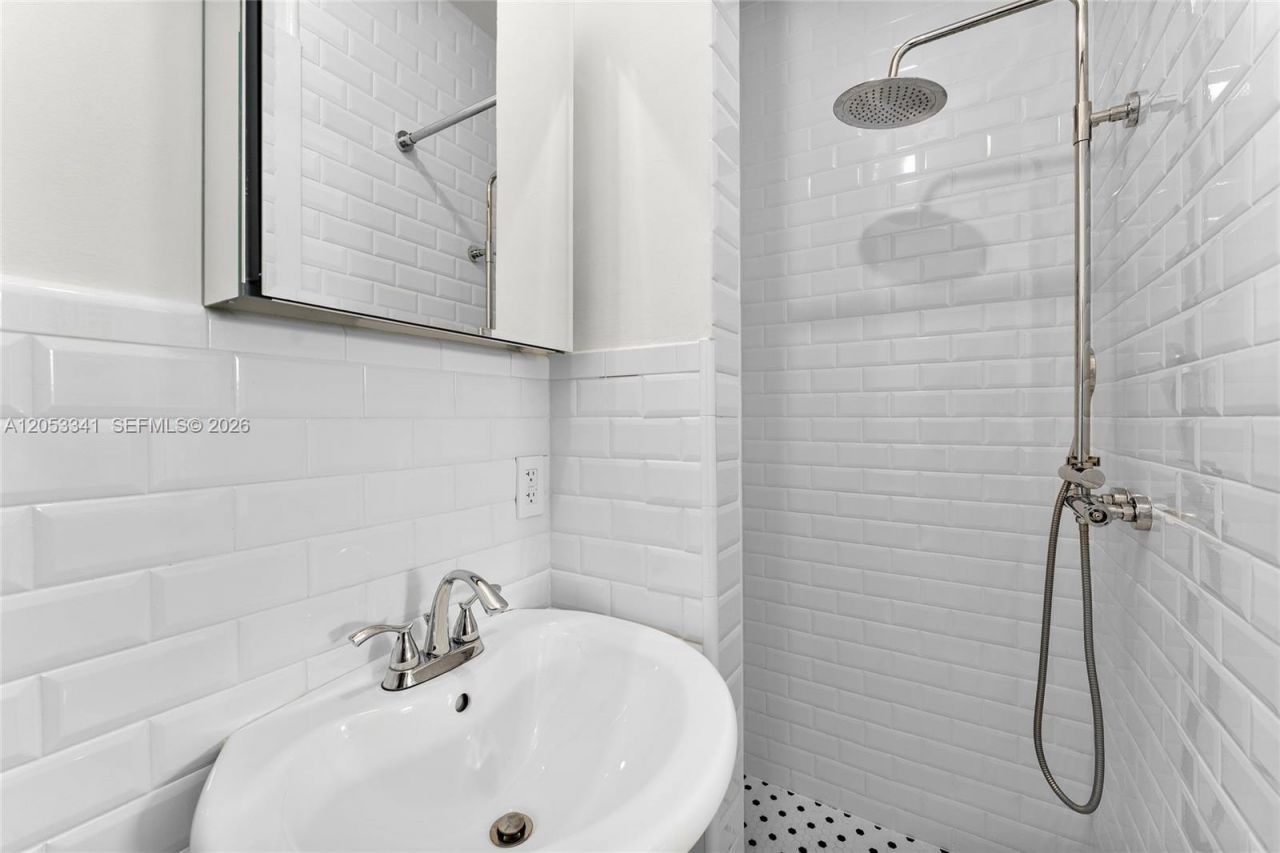4430 Alton Rd , Miami Beach, FL 33140 Photo