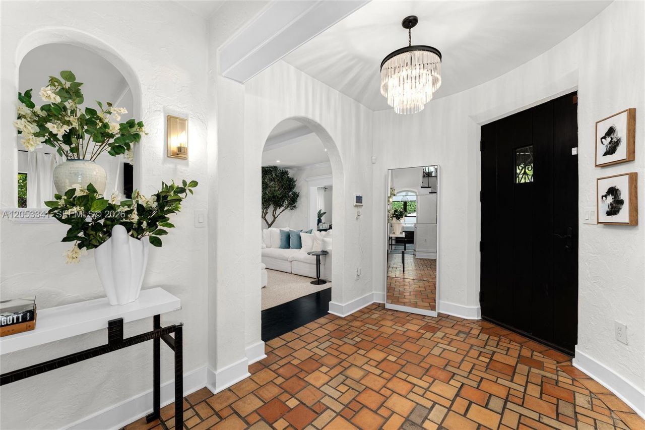 4430 Alton Rd , Miami Beach, FL 33140 Photo