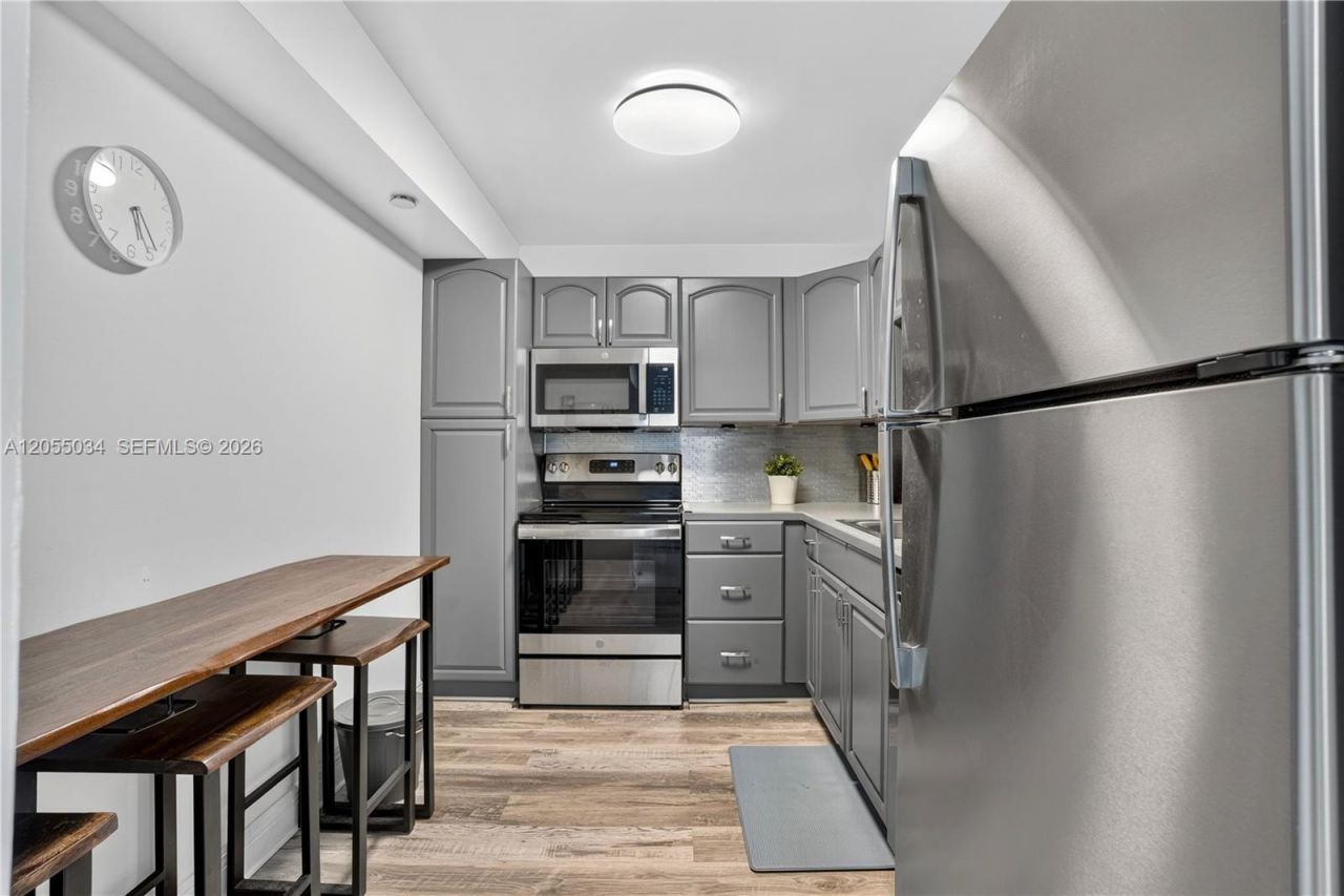 900 Saint Charles Pl , Unit 621, Pembroke Pines, FL 33026 Photo