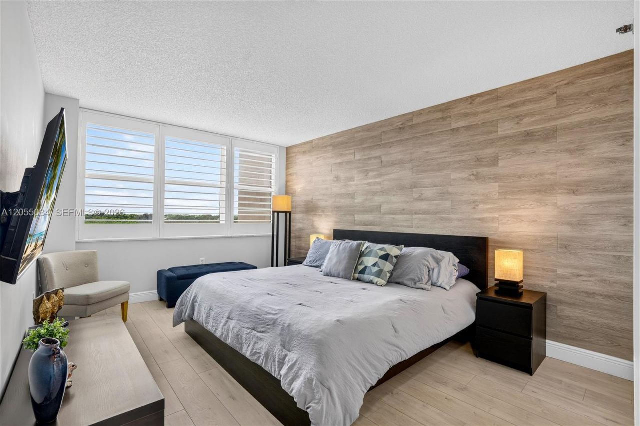 900 Saint Charles Pl , Unit 621, Pembroke Pines, FL 33026 Photo