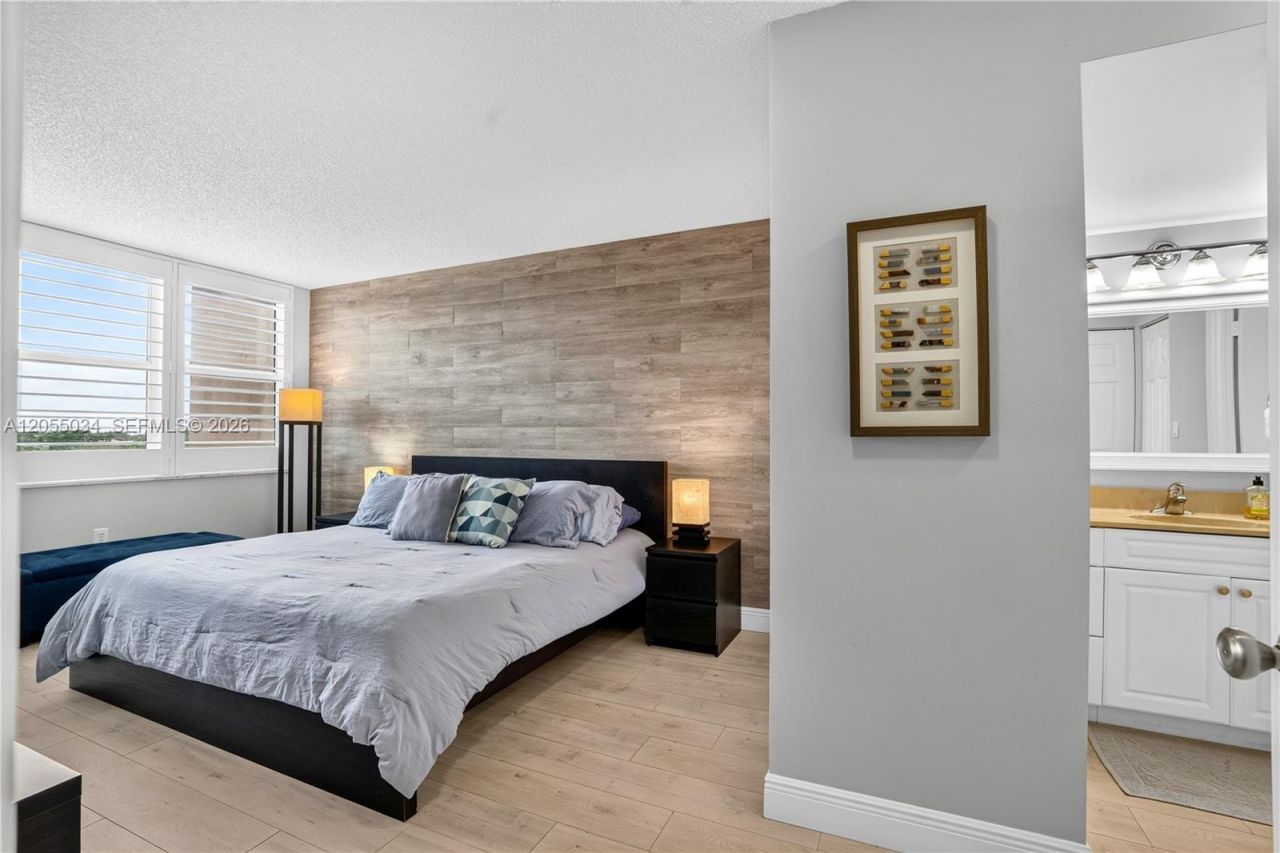900 Saint Charles Pl , Unit 621, Pembroke Pines, FL 33026 Photo