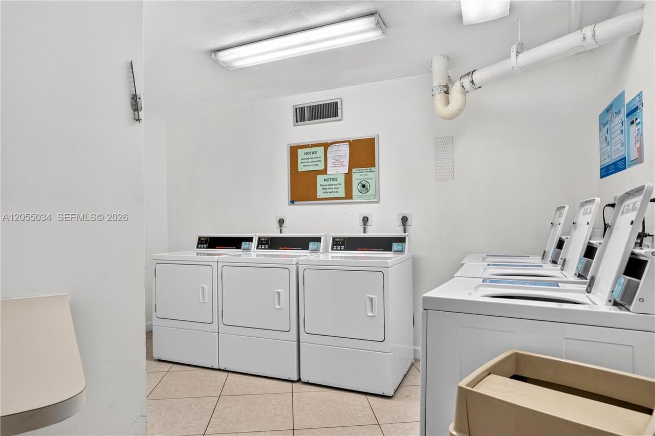 900 Saint Charles Pl , Unit 621, Pembroke Pines, FL 33026 Photo