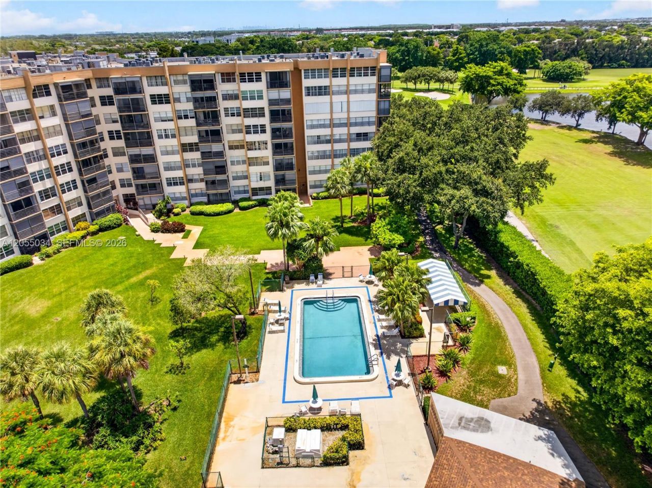 900 Saint Charles Pl , Unit 621, Pembroke Pines, FL 33026 Photo