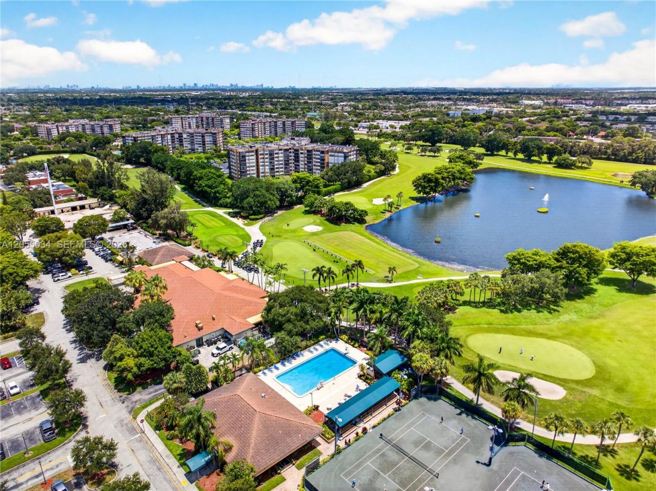 900 Saint Charles Pl , Unit 621, Pembroke Pines, FL 33026 Photo
