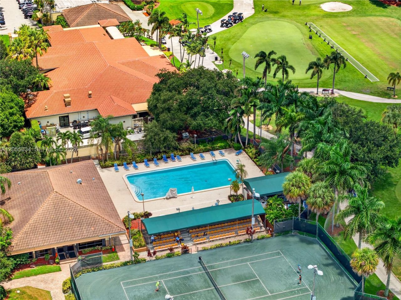 900 Saint Charles Pl , Unit 621, Pembroke Pines, FL 33026 Photo