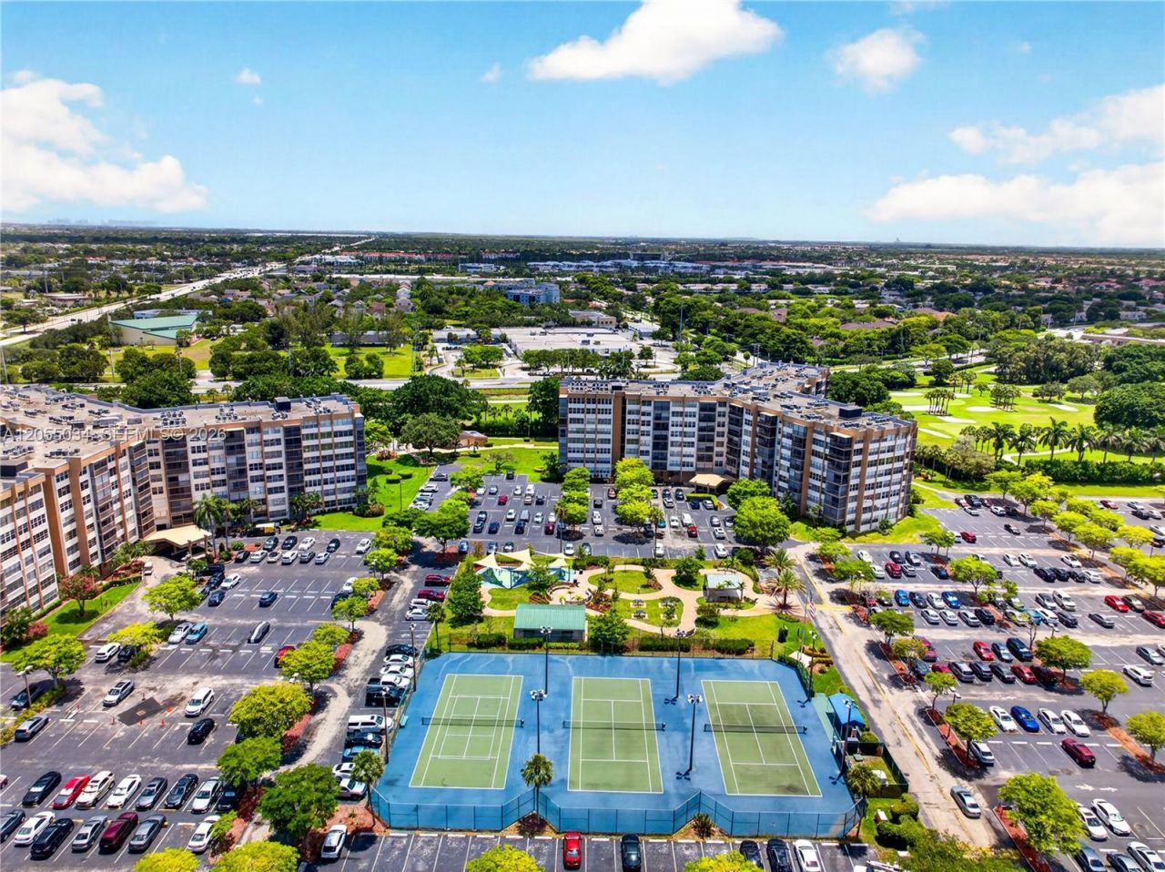 900 Saint Charles Pl , Unit 621, Pembroke Pines, FL 33026 Photo