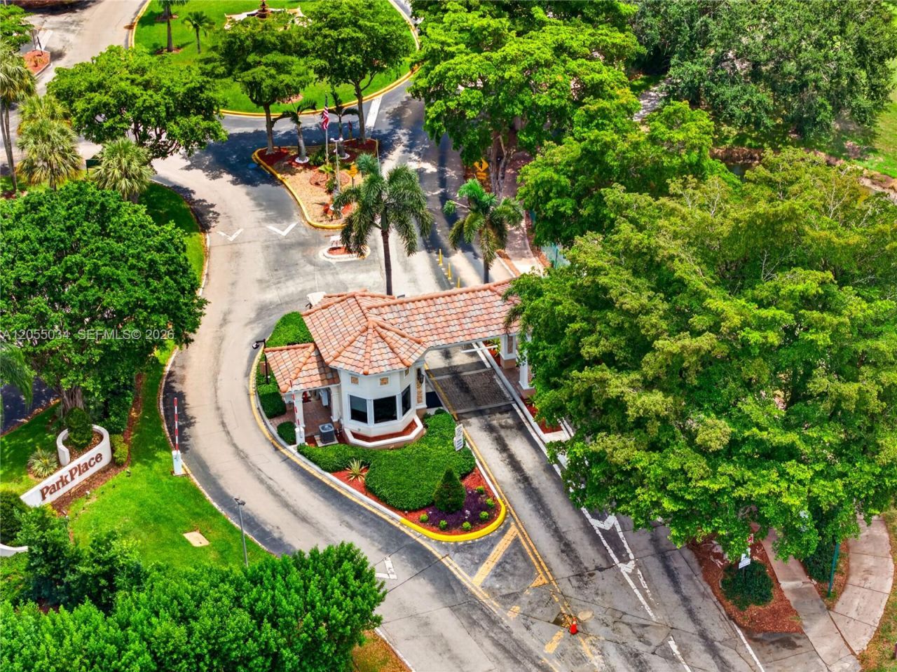 900 Saint Charles Pl , Unit 621, Pembroke Pines, FL 33026 Photo