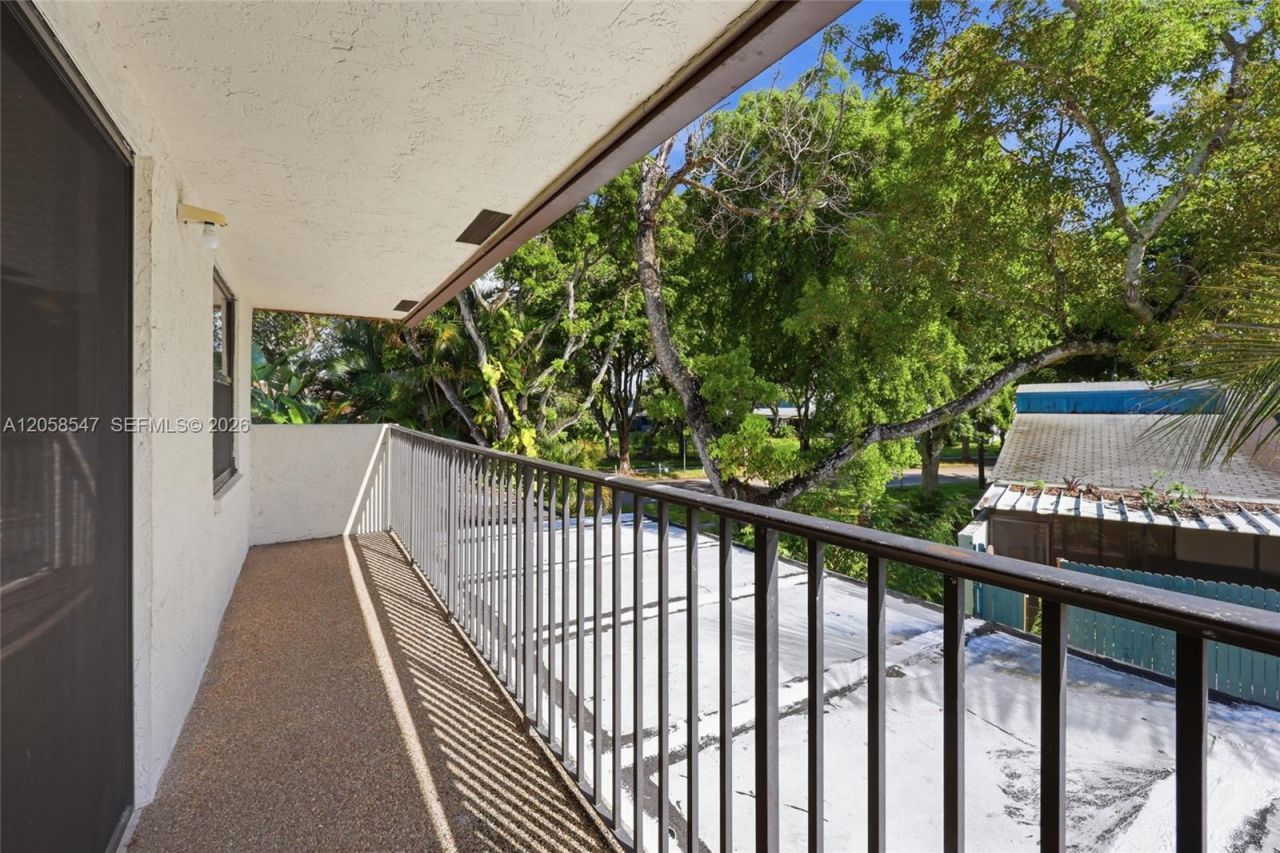 6929 SW 38th St, Unit 2-L, Miramar, FL 33023 Photo