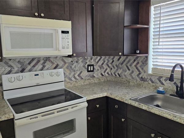 2801 NE 49th St , Unit 7, Fort Lauderdale, FL 33308