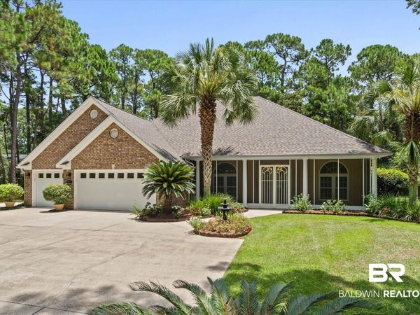 901 Lockenbie Place, Dauphin Island, AL 36528