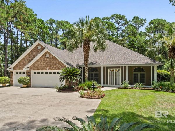 901 Lockenbie Place, Dauphin Island, AL 36528