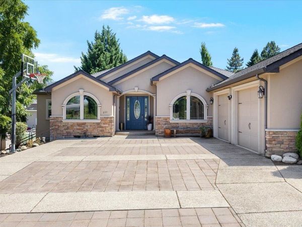 2720 Montara Drive, Medford, OR 97504