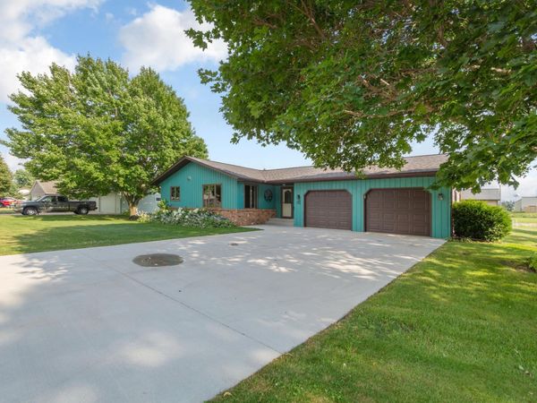 400 Beverly Street, Wanamingo, MN 55983