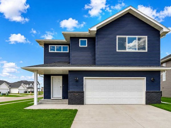 1154 60th Avenue W, West Fargo, ND 58078