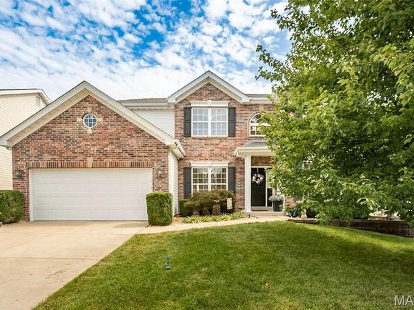 1048 Pierpoint Lane, St Charles, MO 63303