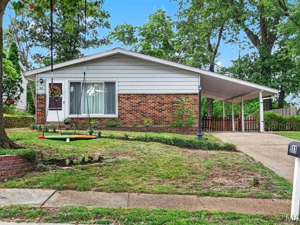 511 Joshua Drive, Crestwood, MO 63126