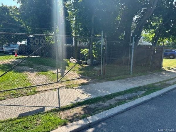 300 Brook Ave., Bay Shore, NY 11706