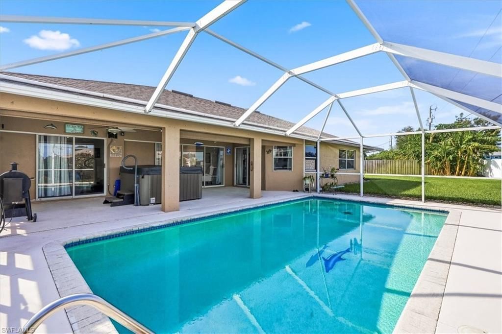 1702 SE 11th Ave, Cape Coral, FL 33990 Photo