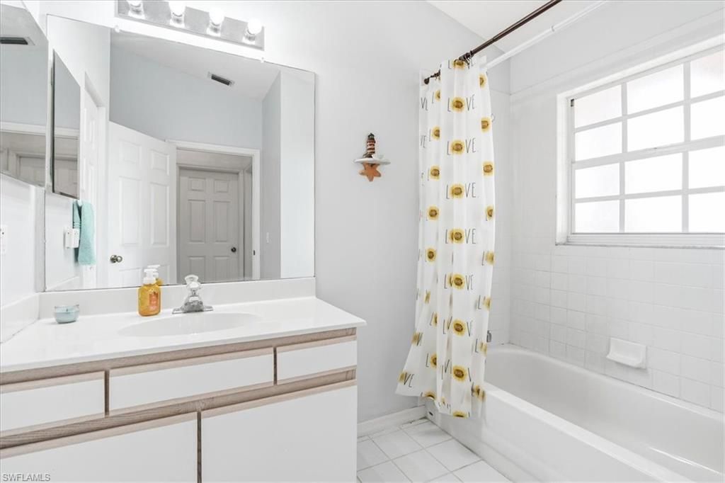 1702 SE 11th Ave, Cape Coral, FL 33990 Photo