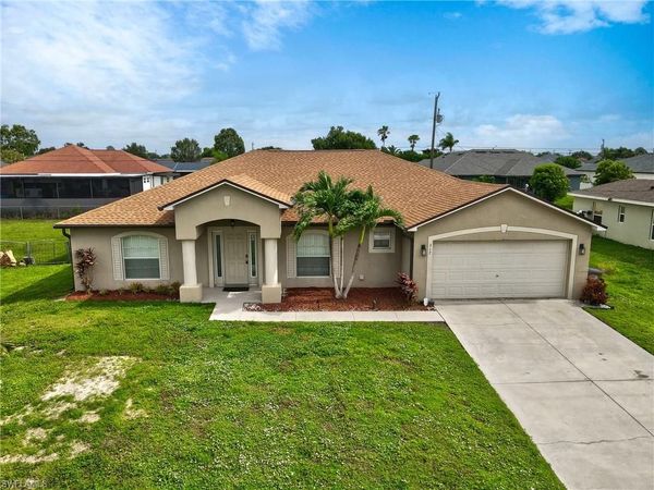 317 NE 9th TER , CAPE CORAL, FL 33909