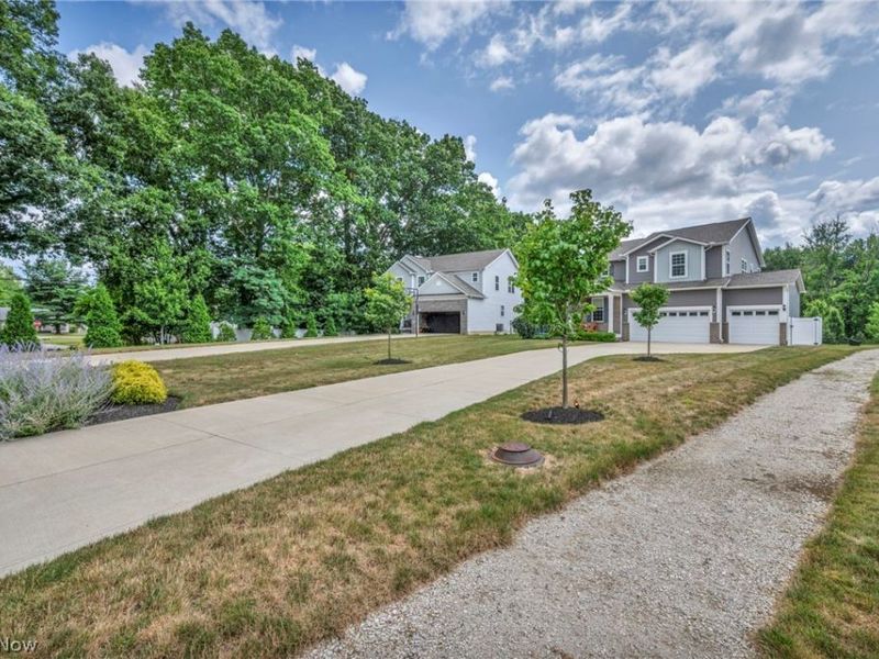 6244 Cardinal Meadow Court, Mentor, OH 44060 Photo 3