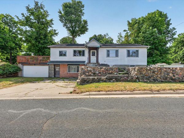 2610 S Shore Drive, Crystal, MI 48818