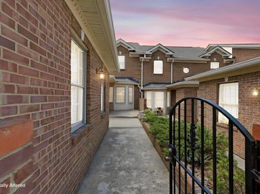 2208 Stone Garden Lane, Lexington, KY 40513