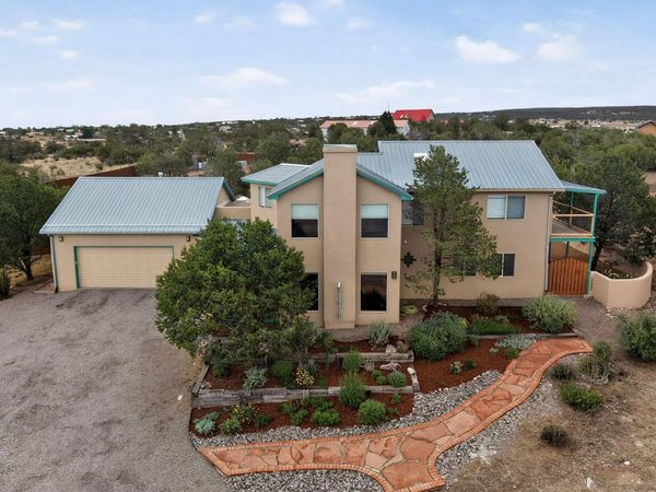 16 Abajo Court, Edgewood, NM 87015