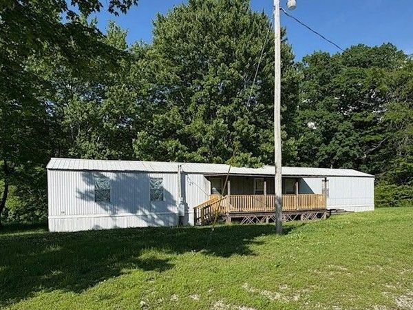 1012 Topsy Store Rd , Waynesboro, TN 38485
