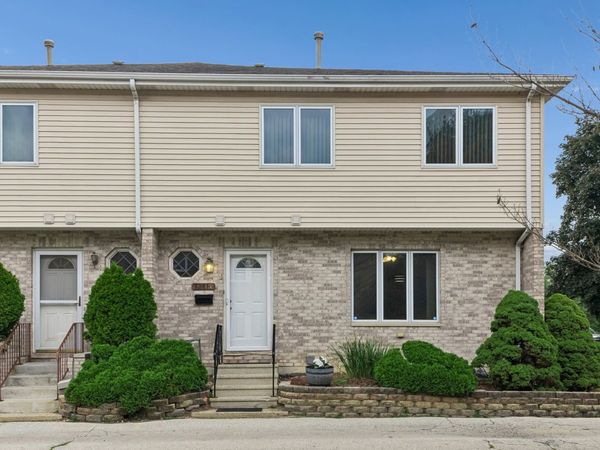 4241 Lindenwood Drive, Unit A, Matteson, IL 60443