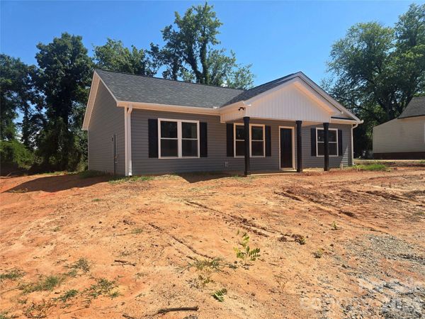 350 14th Avenue SW, Hickory, NC 28602