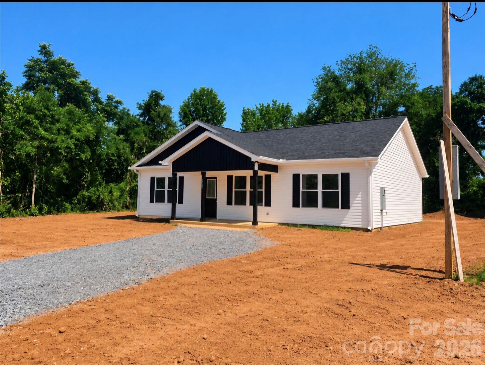 356 14th Avenue Sw, Hickory, NC 28602 Main Photo