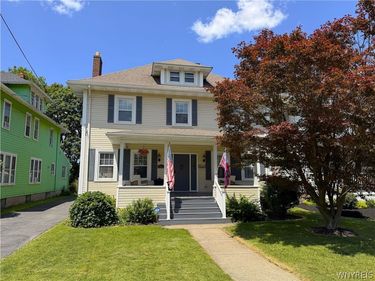 481 East Avenue , Lockport, NY 14094