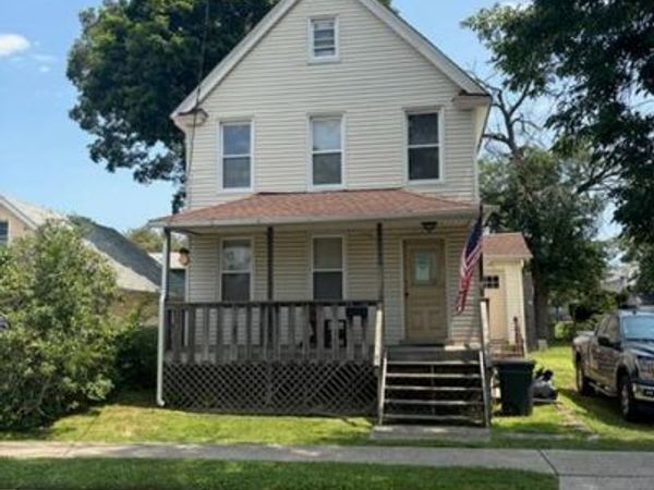 16 Star Place, Freeport, NY 11520