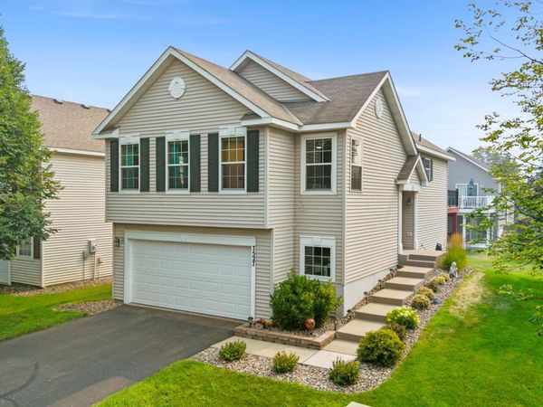 7527 Hampton Lane, Shakopee, MN 55379