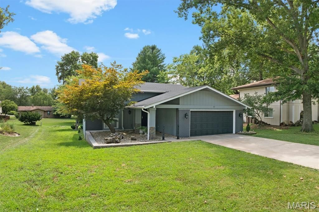 77 S Meadow Lane, Glen Carbon, IL 62034 Main Photo