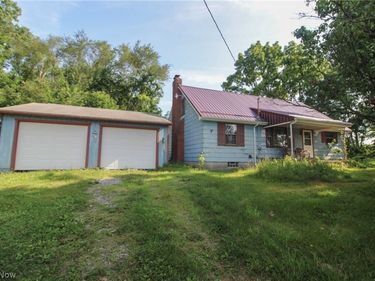5724 Arrel Road, Lowellville, OH 44436