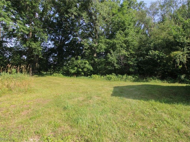 5724 Arrel Road, Lowellville, OH 44436 Photo 8