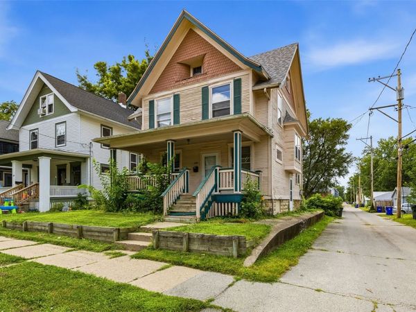 373 17th ST SE, Cedar Rapids, IA 52403