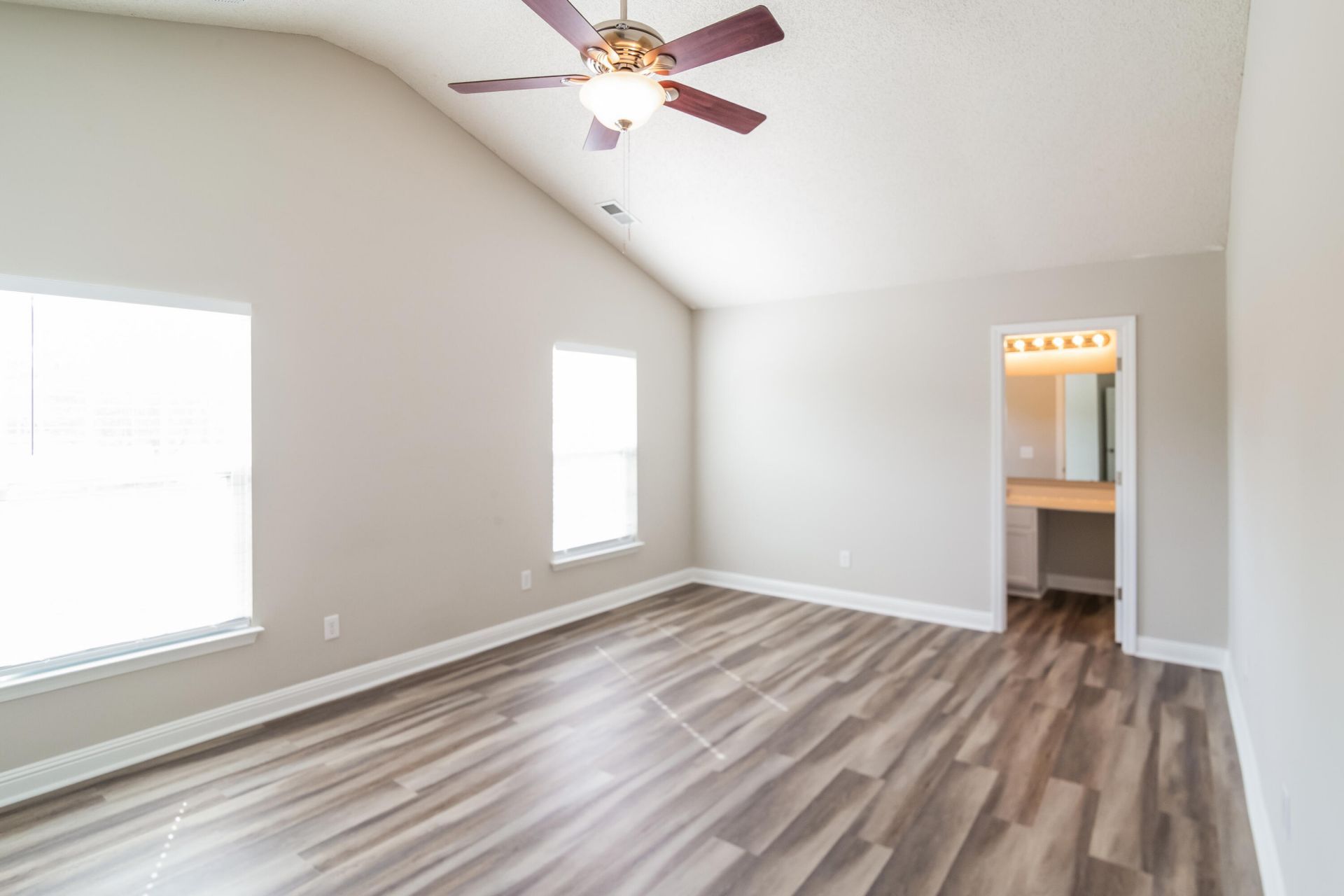 98 Dovetail Circle Photo 4