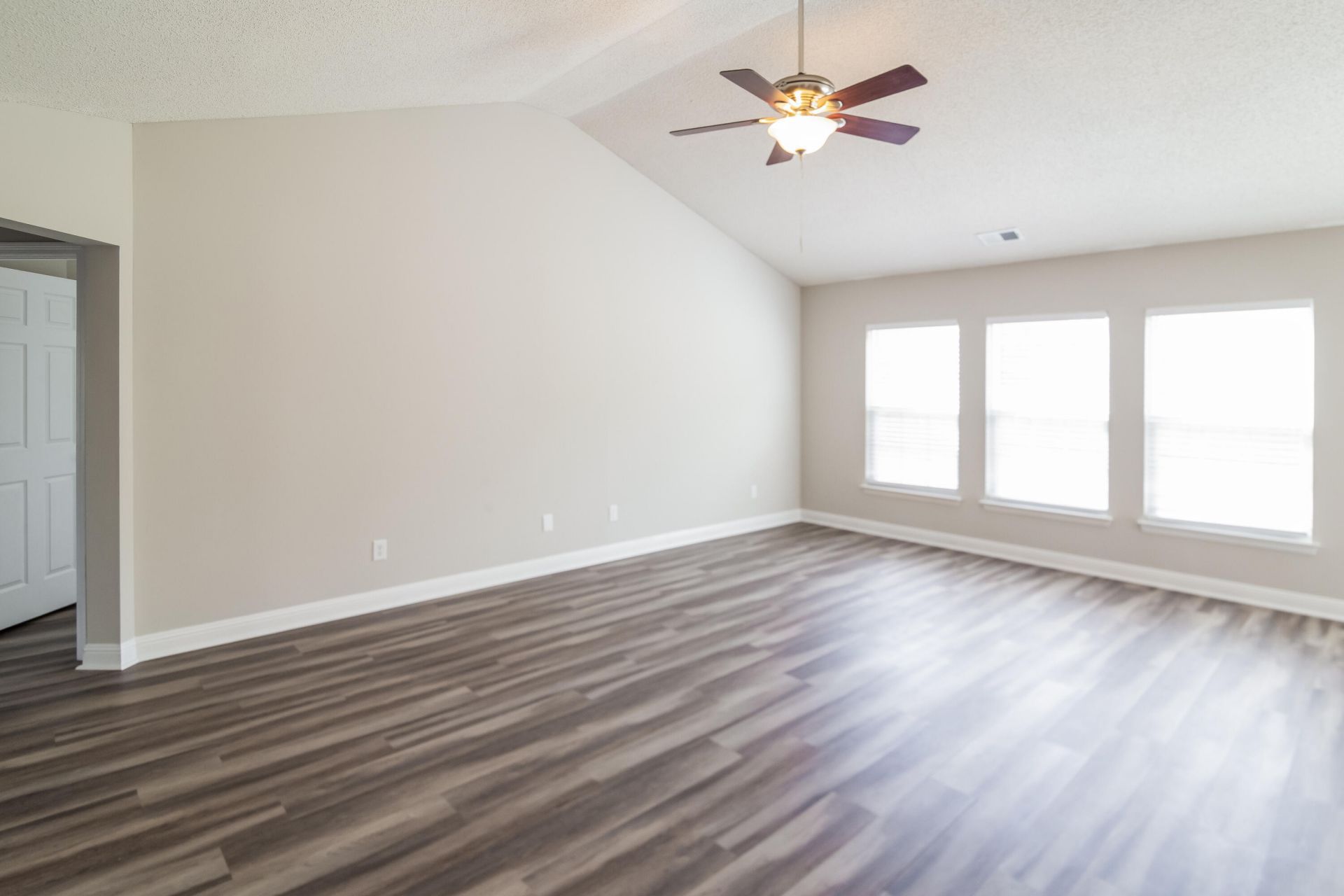 98 Dovetail Circle Photo 5