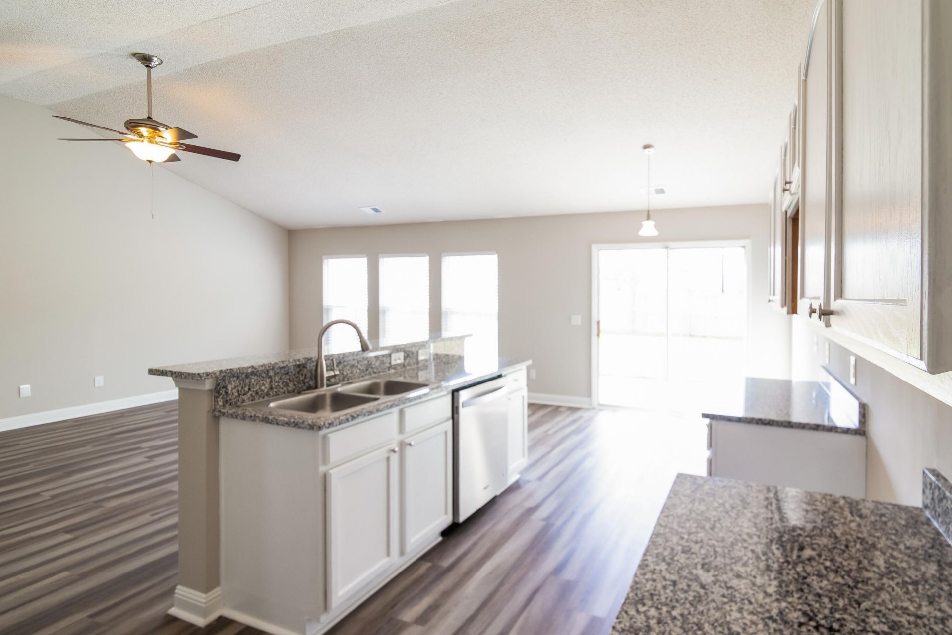 98 Dovetail Circle Photo 6