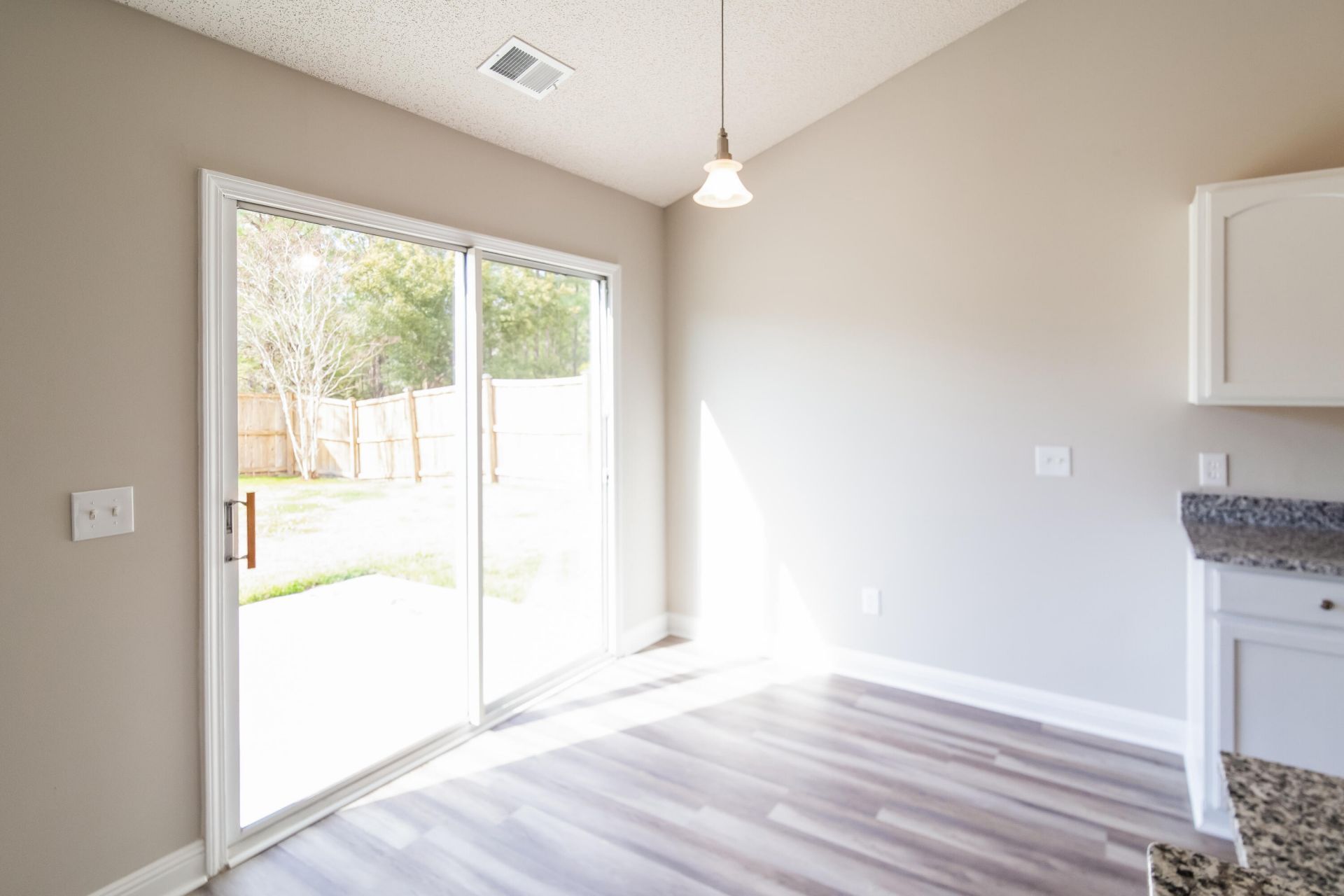 98 Dovetail Circle Photo 8
