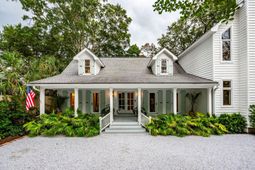 718 Royall Avenue photo 4