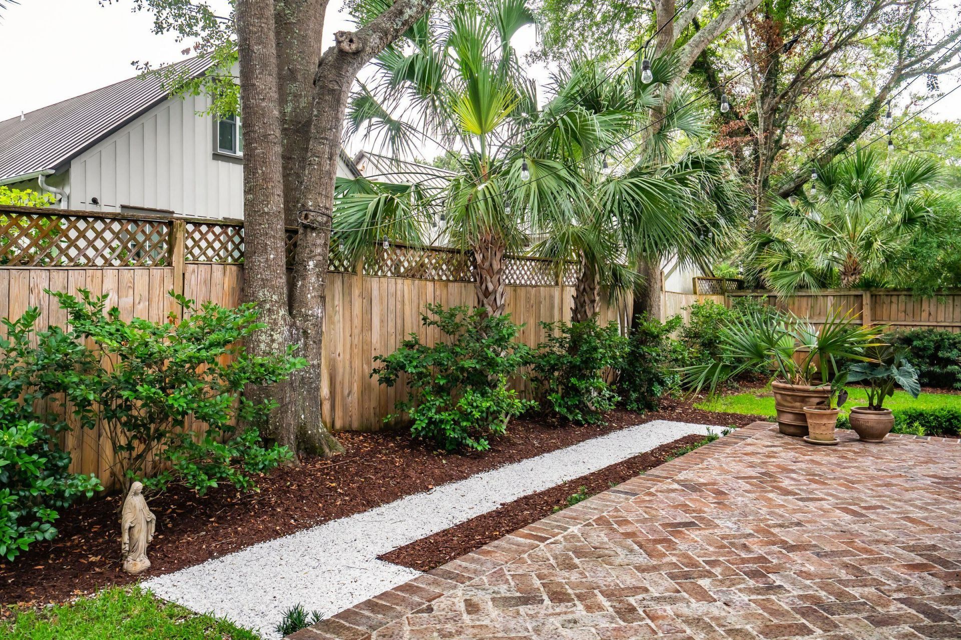 718 Royall Avenue Photo 46
