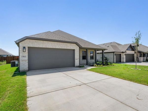 1961 Daybreak Drive, Venus, TX 76009