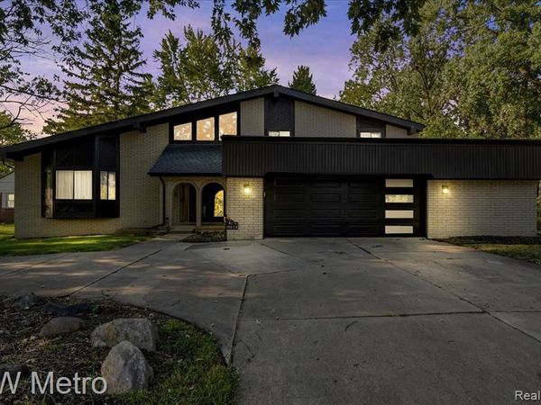 19674 Midway Road, Southfield, MI 48075